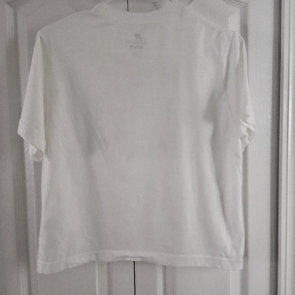 Nike White Graphic Junior T-Shirt Loose Fit Size Large.